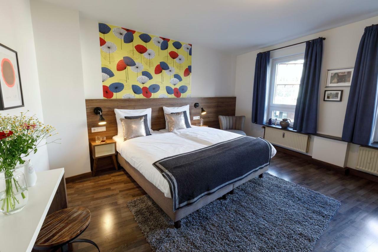 Hotel Koncept Zum Kostbaren Blut Cologne