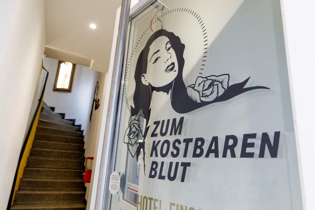 Hotel Koncept Zum Kostbaren Blut Cologne